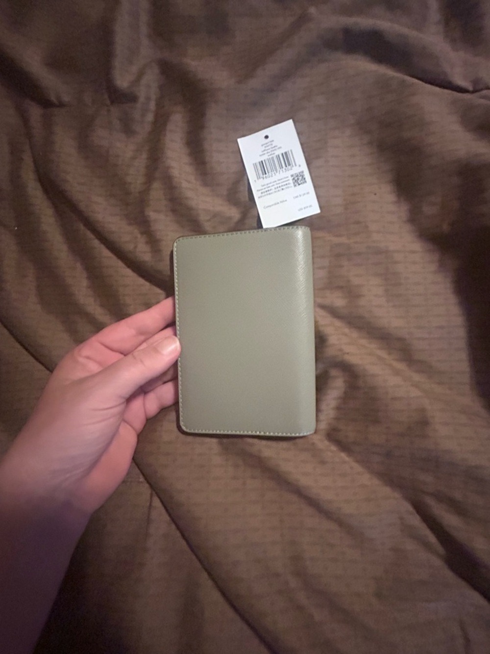 Kate Spade New York Saffiano Passport Holder in oyster she - Picture 5 of 10